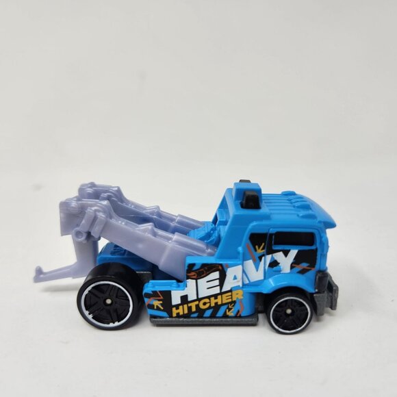 Hot Wheels Heavy Hitcher Tow Truck Blue & Gray Die-Cast Toy Vehicle 1:64 Scale M - Picture 1 of 7